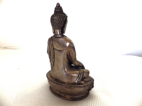 Siddharta Gautama, ou le Bouddha Shakyamuni (prise à la terre) - Bronze argenté - Népal – Image 5