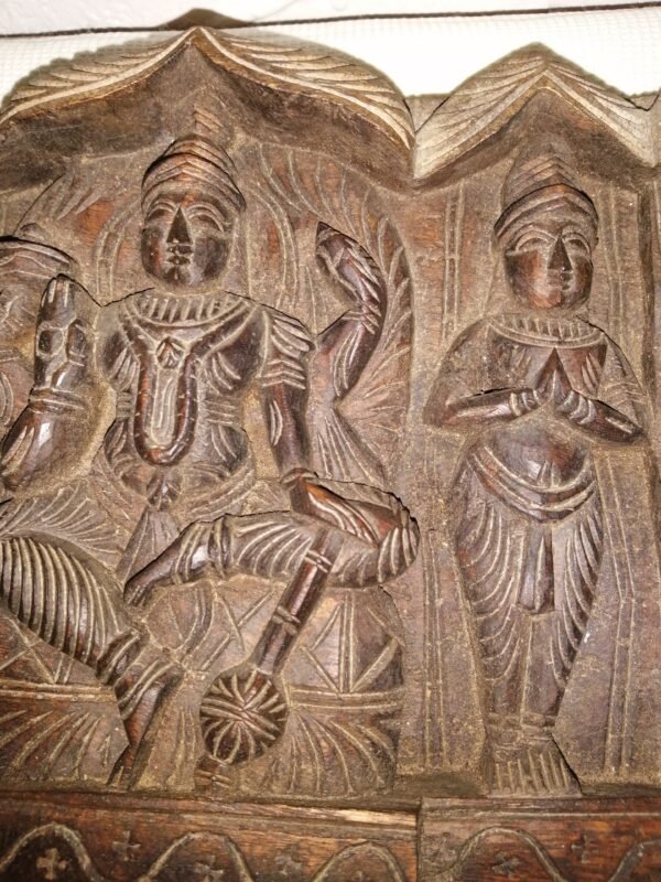 Bas-relief hindou en bois massif – Image 7